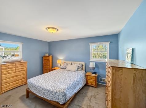 85 Powderhorn Drive Lopatcong NJ 08865