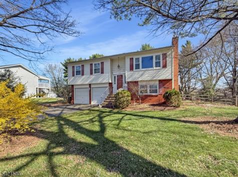 85 Powderhorn Drive Lopatcong NJ 08865