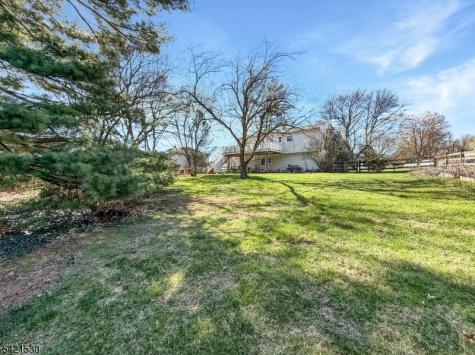 85 Powderhorn Drive Lopatcong NJ 08865