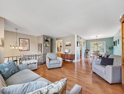 85 Powderhorn Drive Lopatcong NJ 08865
