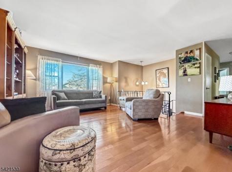 85 Powderhorn Drive Lopatcong NJ 08865