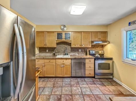 85 Powderhorn Drive Lopatcong NJ 08865