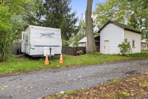 424 Hardwick Street Belvidere NJ 07823