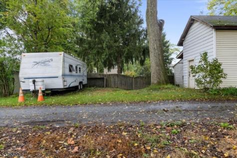 424 Hardwick Street Belvidere NJ 07823