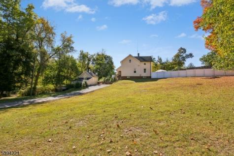 369 Queens Court Ridgewood Village NJ 07450