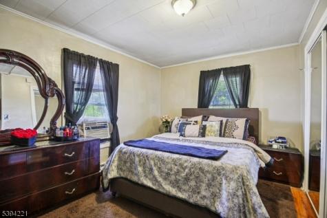 369 Queens Court Ridgewood Village NJ 07450