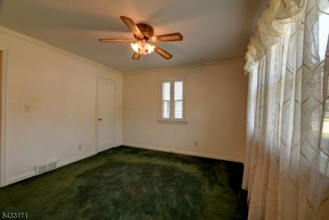 33 S Valley Road Lincoln Park NJ 07035