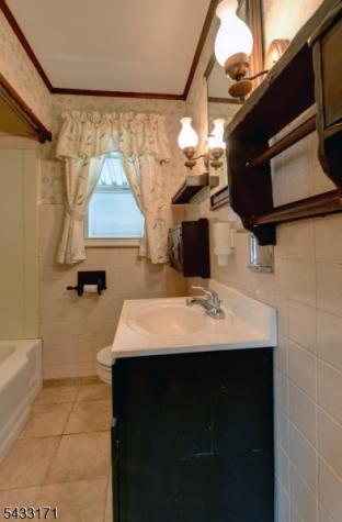 33 S Valley Road Lincoln Park NJ 07035