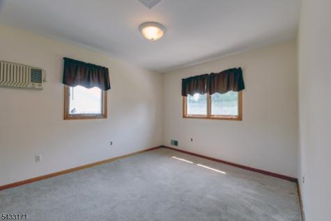 33 S Valley Road Lincoln Park NJ 07035