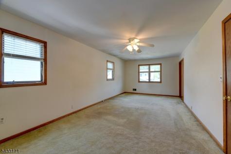 33 S Valley Road Lincoln Park NJ 07035