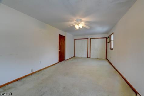 33 S Valley Road Lincoln Park NJ 07035