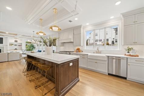 40 Greenview Way Montclair NJ 07043