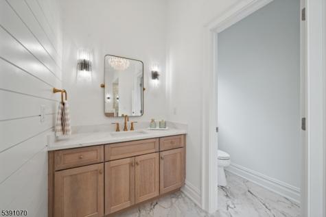 40 Greenview Way Montclair NJ 07043