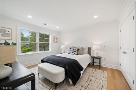 40 Greenview Way Montclair NJ 07043