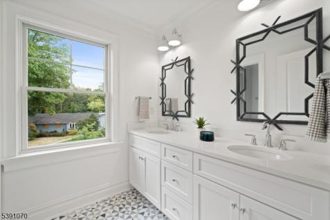 40 Greenview Way Montclair NJ 07043