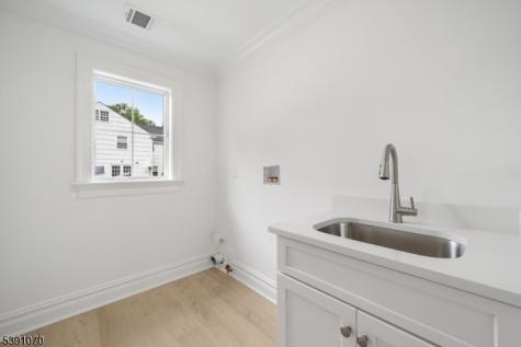 40 Greenview Way Montclair NJ 07043