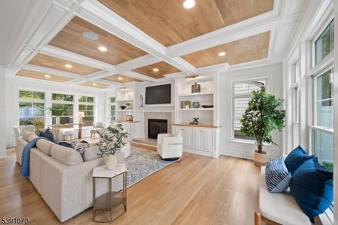 40 Greenview Way Montclair NJ 07043