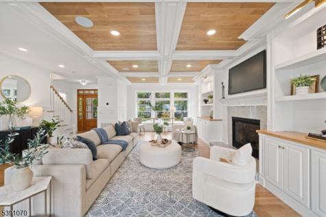 40 Greenview Way Montclair NJ 07043