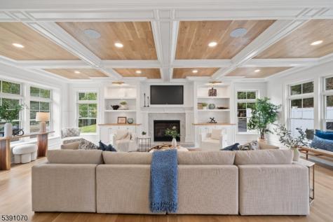 40 Greenview Way Montclair NJ 07043