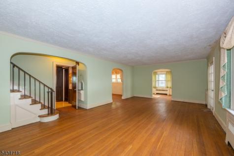 27 Glen Road West Orange NJ 07052