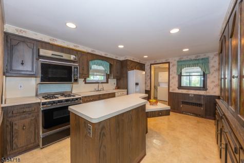 27 Glen Road West Orange NJ 07052