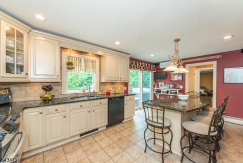31 Yorkshire Avenue West Milford NJ 07480