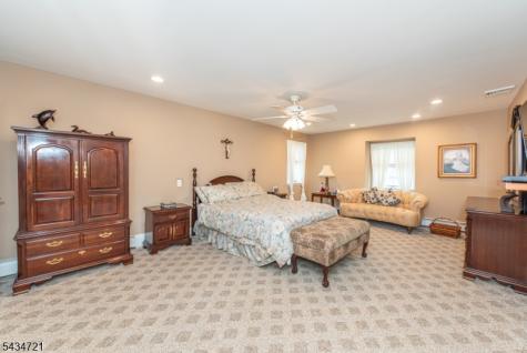 31 Yorkshire Avenue West Milford NJ 07480
