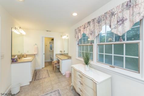 31 Yorkshire Avenue West Milford NJ 07480