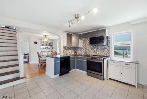 16 Green Street Oxford NJ 07863