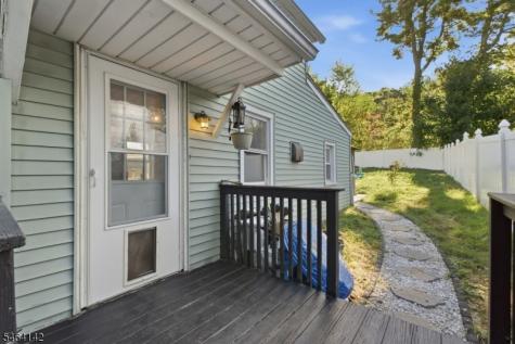 16 Green Street Oxford NJ 07863