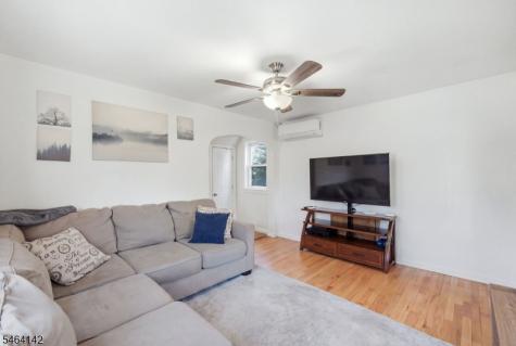 16 Green Street Oxford NJ 07863