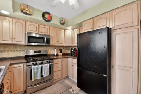 128 White Oak Terrace Belleville NJ 07109