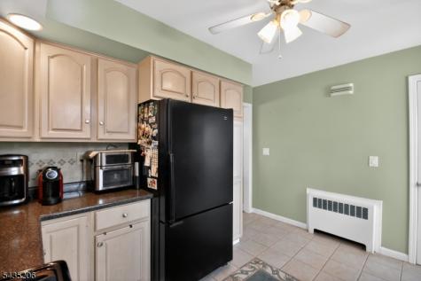 128 White Oak Terrace Belleville NJ 07109