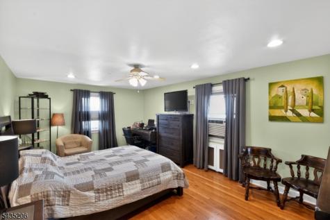 128 White Oak Terrace Belleville NJ 07109