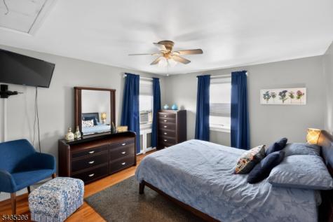 128 White Oak Terrace Belleville NJ 07109