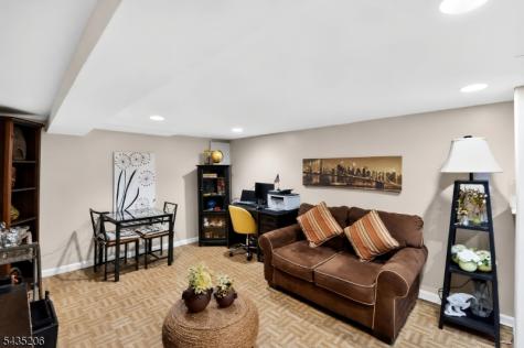 128 White Oak Terrace Belleville NJ 07109