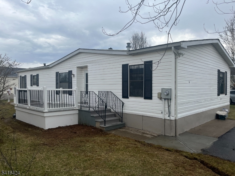 5 Caroline Drive White NJ 07823