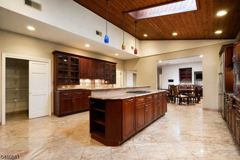 4 Upper Lake Road Jefferson NJ 07438