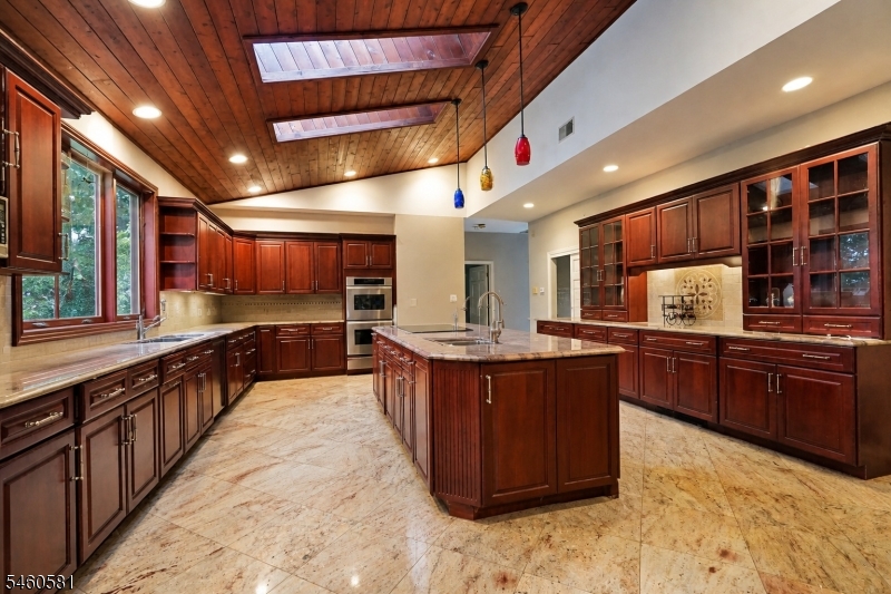 4 Upper Lake Road Jefferson NJ 07438