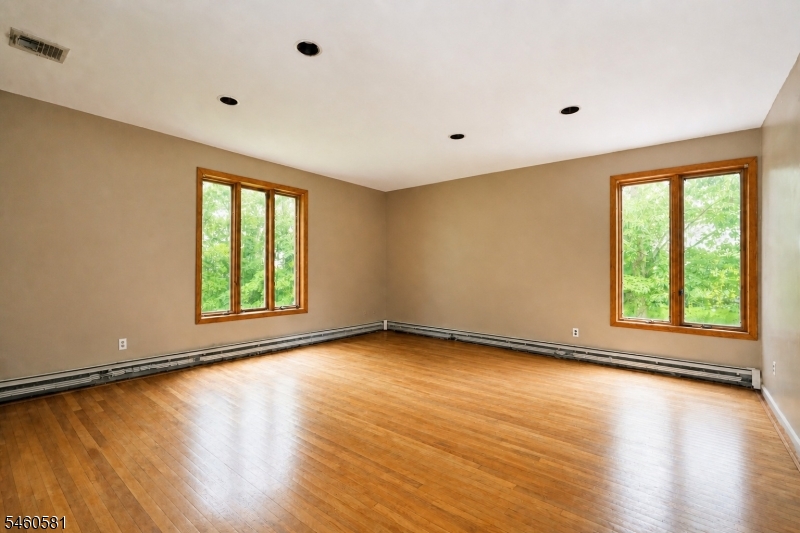 4 Upper Lake Road Jefferson NJ 07438