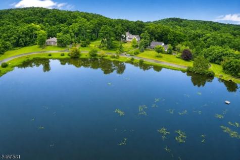 4 Upper Lake Road Jefferson NJ 07438