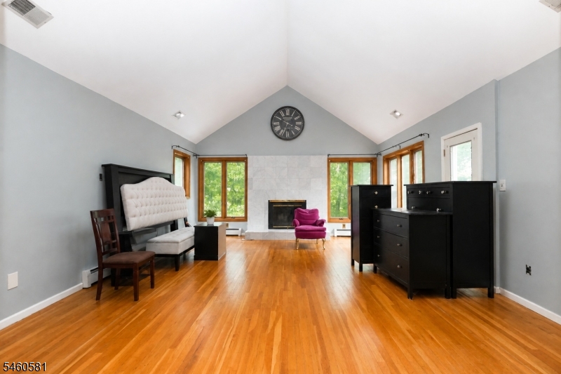 4 Upper Lake Road Jefferson NJ 07438