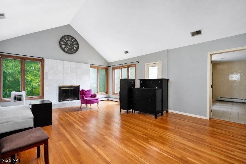 4 Upper Lake Road Jefferson NJ 07438