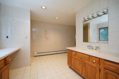 4 Upper Lake Road Jefferson NJ 07438