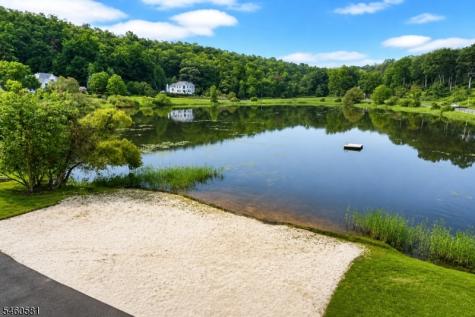 4 Upper Lake Road Jefferson NJ 07438