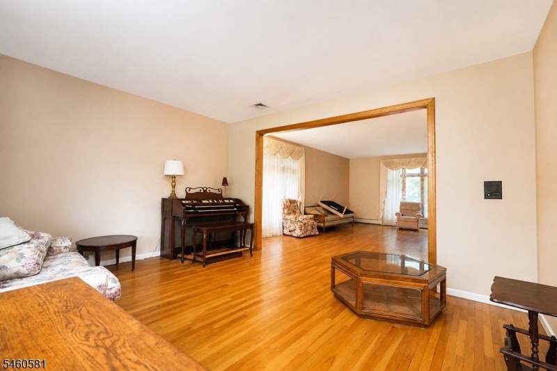 4 Upper Lake Road Jefferson NJ 07438