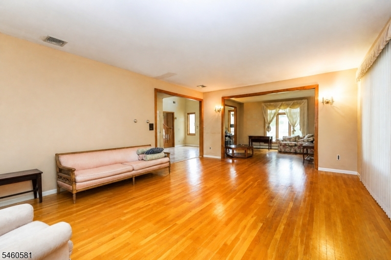 4 Upper Lake Road Jefferson NJ 07438