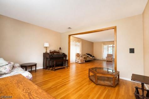 4 Upper Lake Road Jefferson NJ 07438