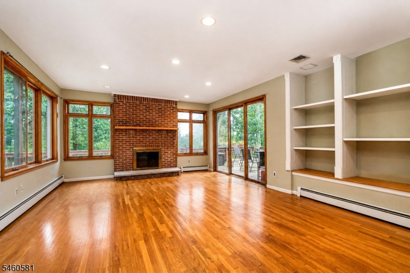 4 Upper Lake Road Jefferson NJ 07438