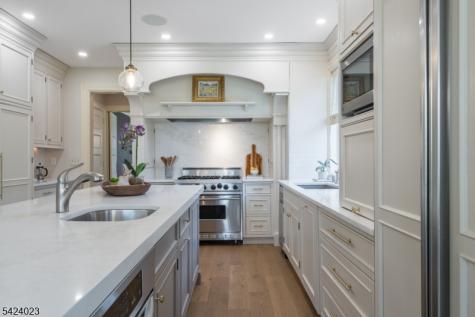39 Oak Ridge Avenue Summit NJ 07901